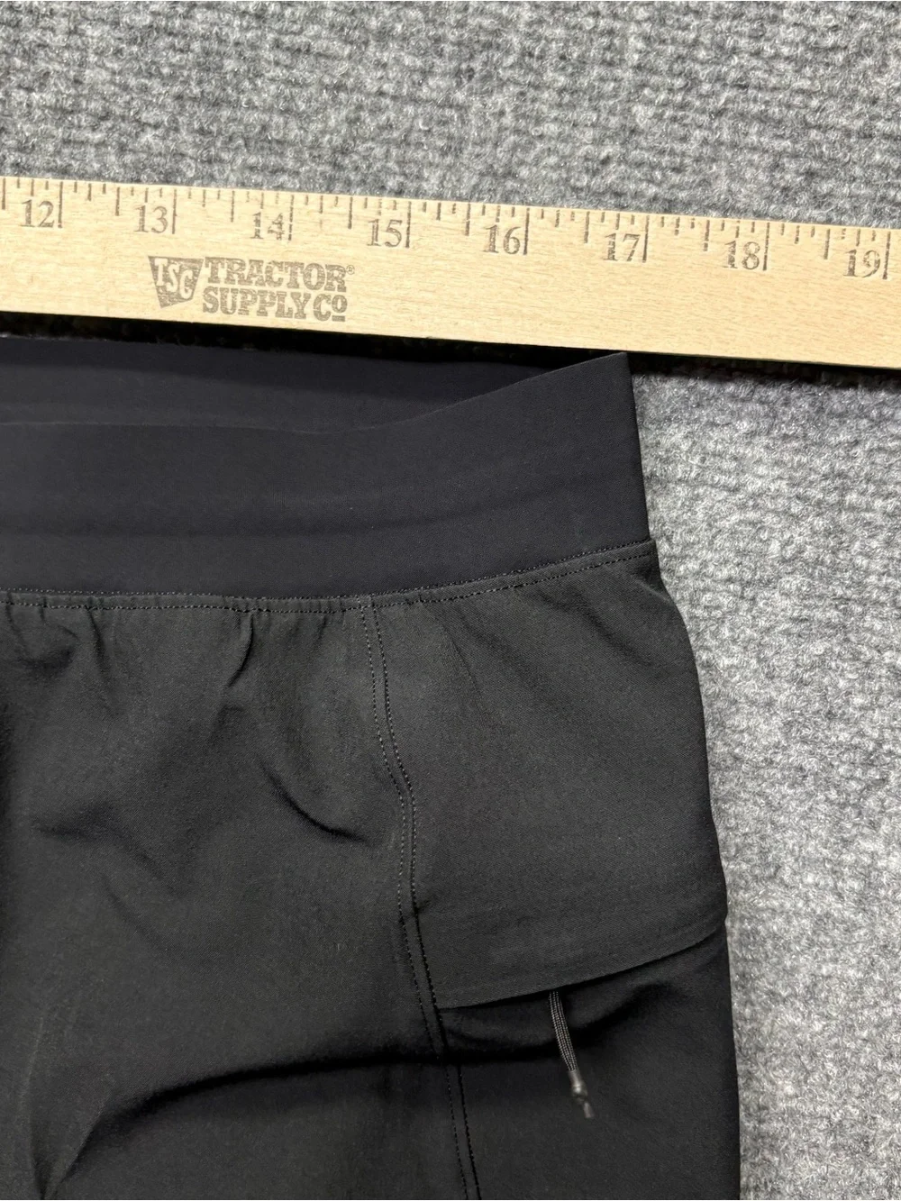 Lululemon Shorts Mens XL Black Gray Train to Beach 8